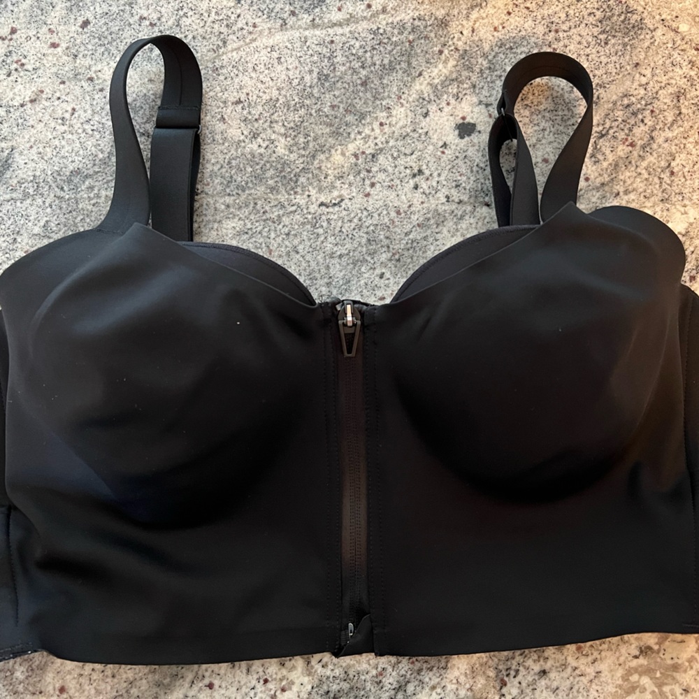 New Victoria’s Secret Sport Bra
